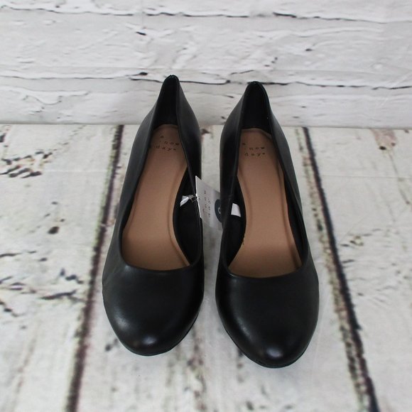 A New Day Jinny Mid Heel Fashion Pumps - Picture 7 of 8